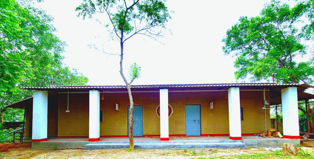 Abar Aranye Hotel Ghatshila Bagian luar foto